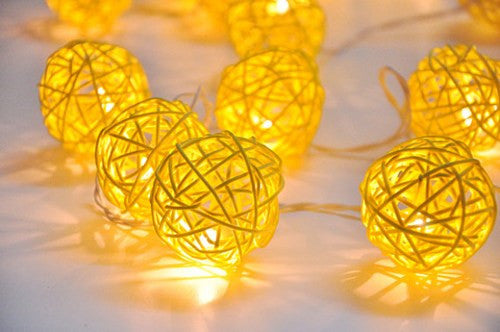 1 Set of Yellow 5cm Rattan Cane 50 Ball Battery Power LONG 5m String Lights Christmas Gift Home Wedding Party Bedroom Decoration Table Centrepiece