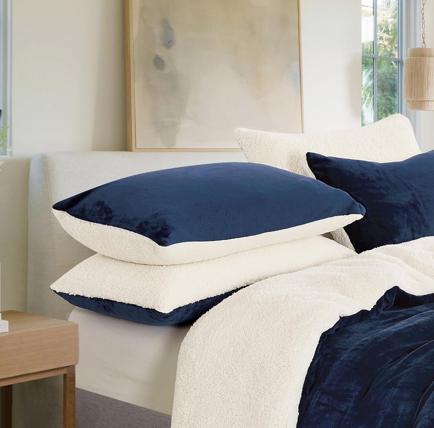 Teddy Sherpa Twin-Pack Standard Pillowcases - Soft Reversible Velvet & Sherpa Cushion Covers - Machine Washable with Zipper Closure - 48x73cm - Navy Blue