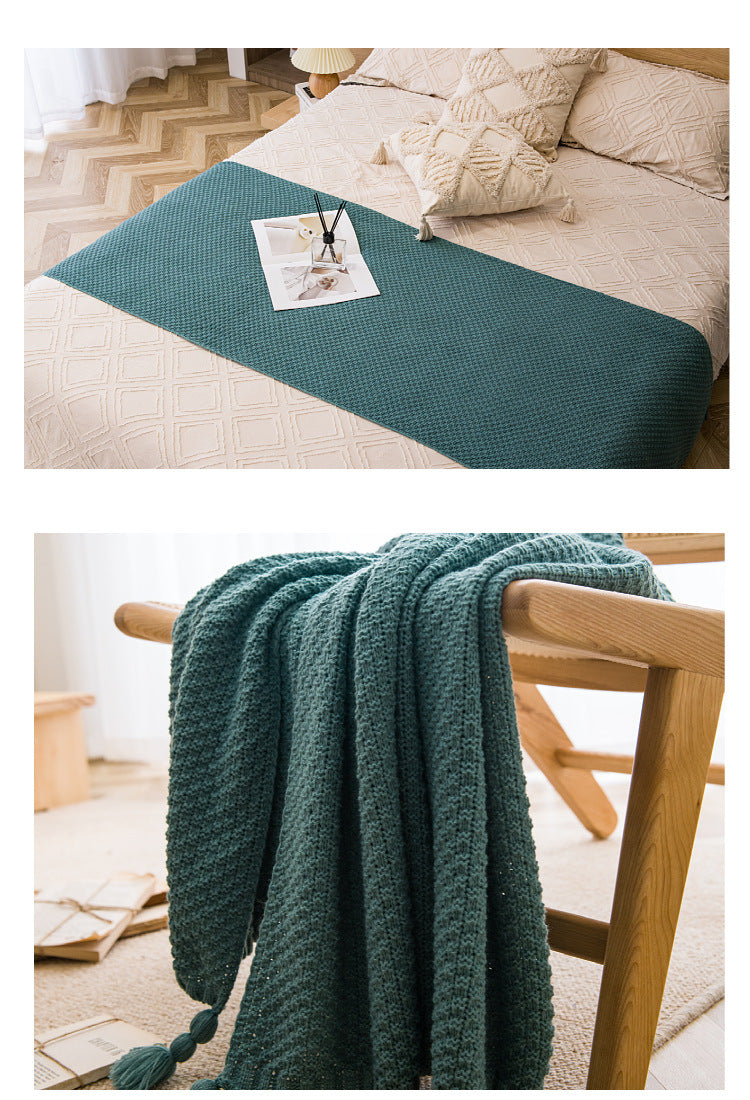 Dark Green 110cm x 150cm Soft Tassel Throw Blanket for Sofa or Bed, Cozy Casual Blanket for Office Nap, Minimalist Bed End Cover