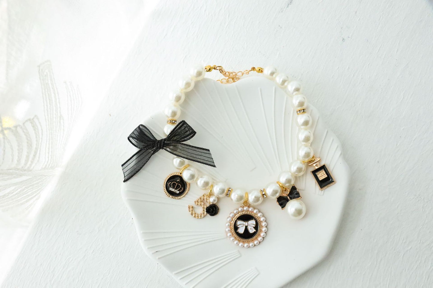 Black 4-PCS Pearl Charm Pet Necklace - Adjustable Bowknot Collar for Small Dogs & Cats (L: 30+5CM)