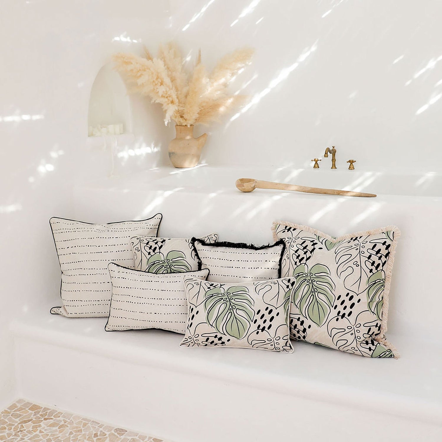Cushions & Pillows