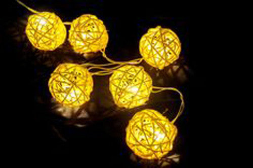 1 Set of Yellow 5cm Rattan Cane 50 Ball Battery Power LONG 5m String Lights Christmas Gift Home Wedding Party Bedroom Decoration Table Centrepiece
