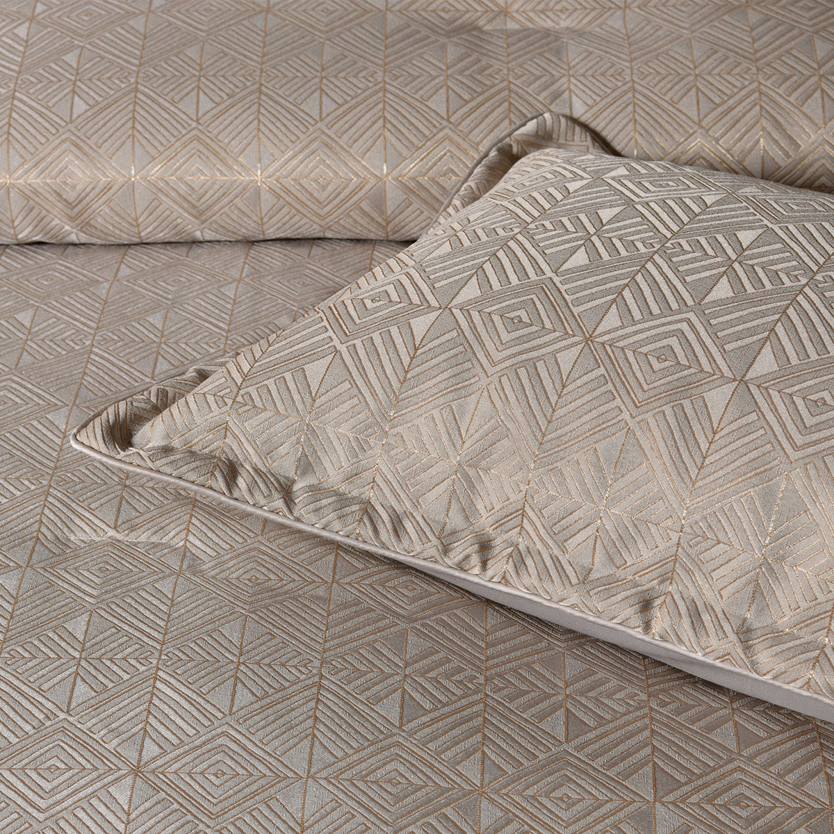 Bianca Bellagio Gold 6 Pcs Jacquard Geometric Comforter Set Super King
