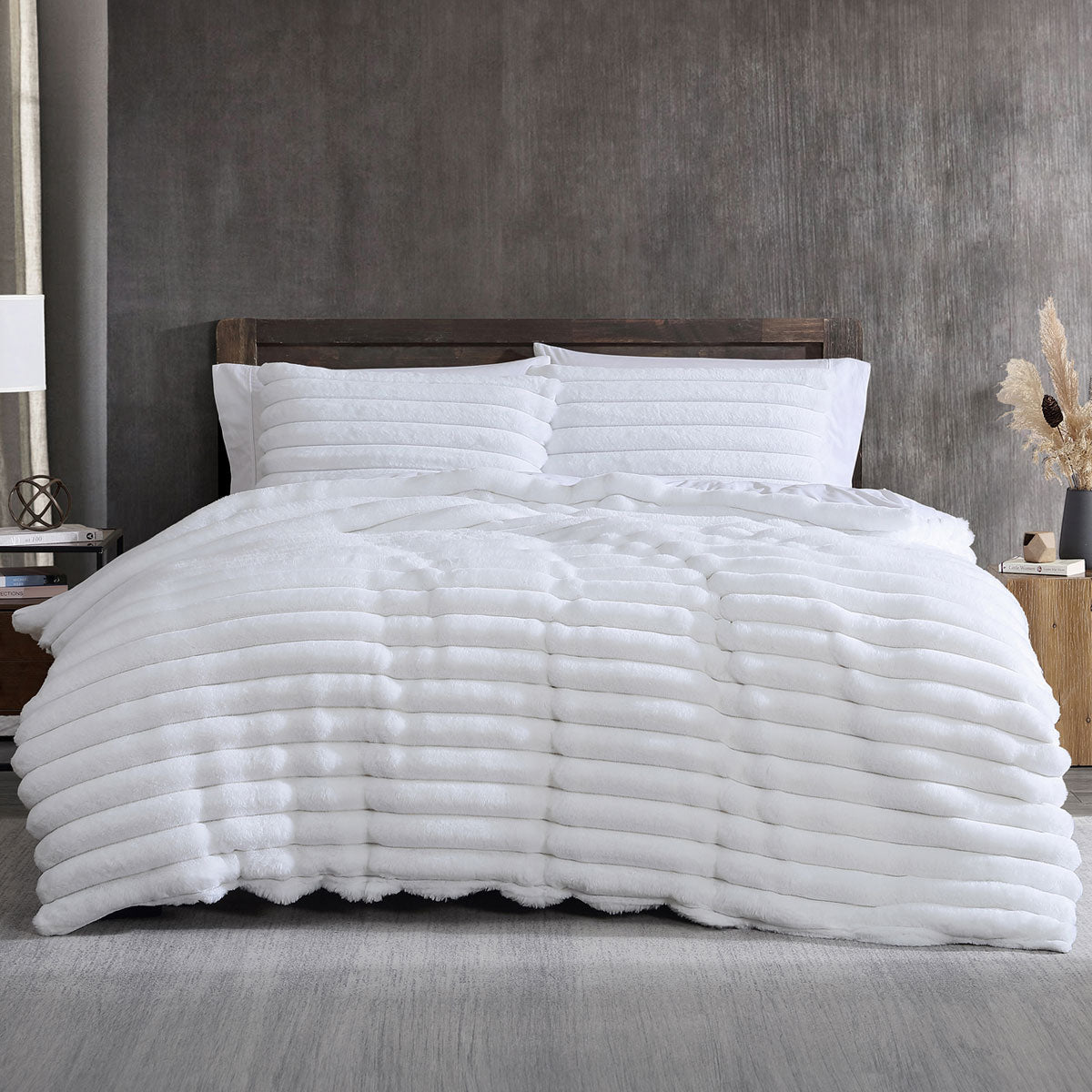Ardor Jax White Chunky Faux Fur Quilt Cover Set King