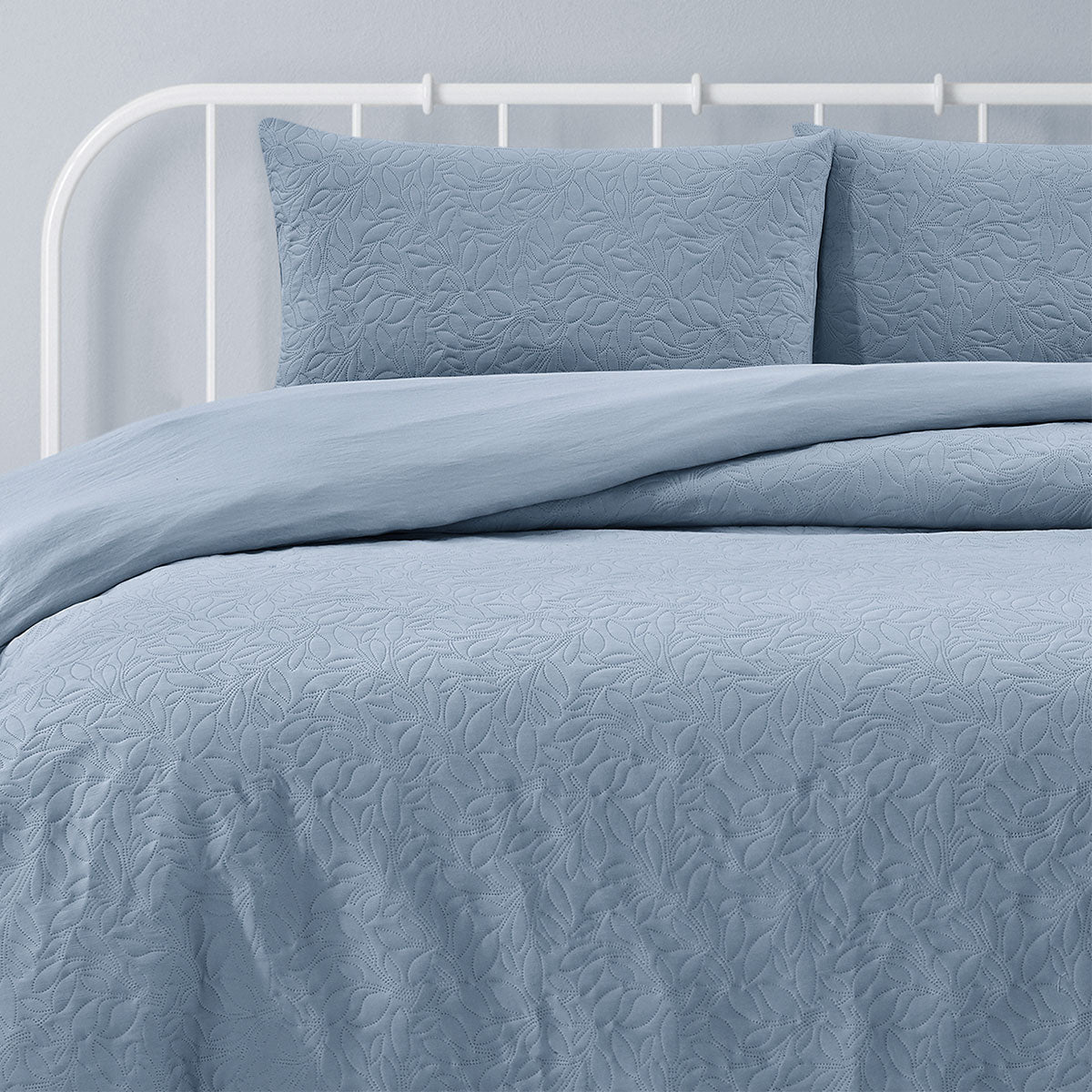 Ardor Lottie Bluebell Pinsonic Embossed Quilt Cover Set King