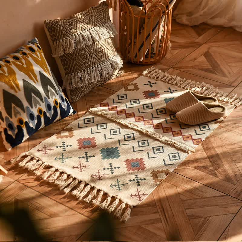 Handwoven Cotton Tassel Floor Rug for Bedroom or Living Room|Soft, Modern Geometric Design,60x90cm